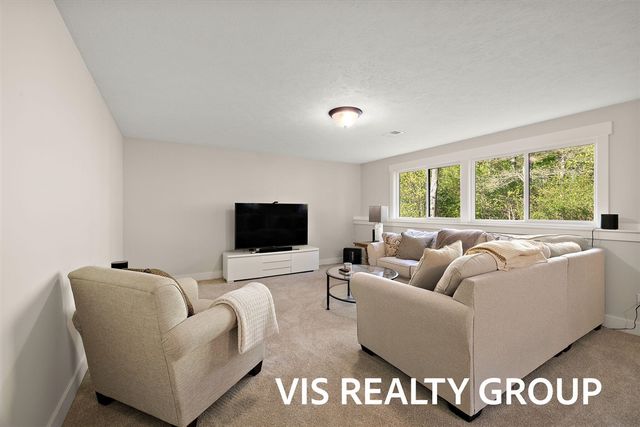 6318 Eaglewood Drive, Hudsonville, MI 49426