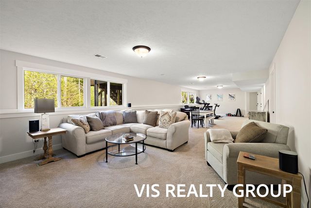 6318 Eaglewood Drive, Hudsonville, MI 49426