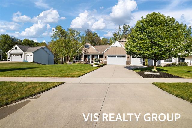6318 Eaglewood Drive, Hudsonville, MI 49426