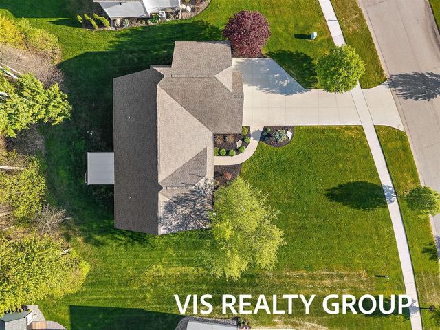 6318 Eaglewood Drive, Hudsonville, MI 49426