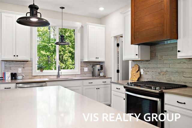6318 Eaglewood Drive, Hudsonville, MI 49426
