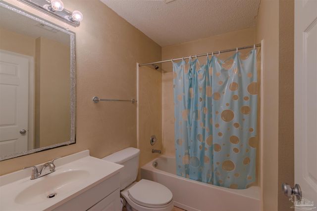 4342 Lorraine Ct, Gulf Breeze, FL 32563
