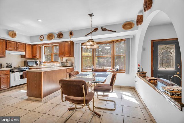 52 MEER DR, Feasterville Trevose, PA 19053