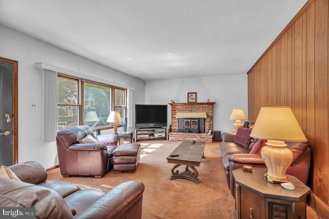52 MEER DR, Feasterville Trevose, PA 19053