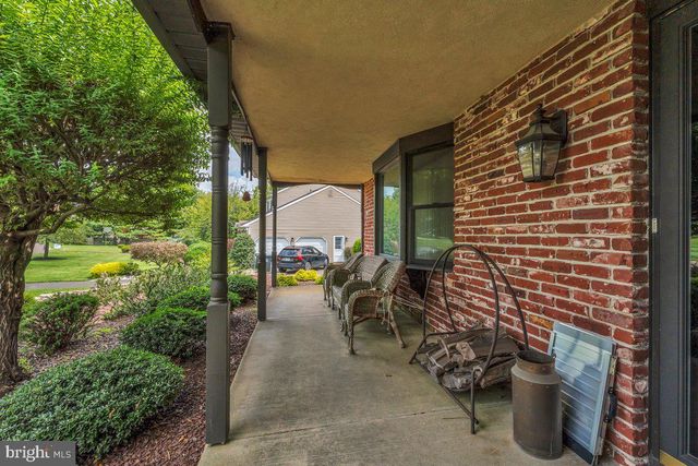 52 MEER DR, Feasterville Trevose, PA 19053