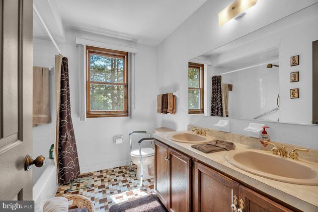 52 MEER DR, Feasterville Trevose, PA 19053