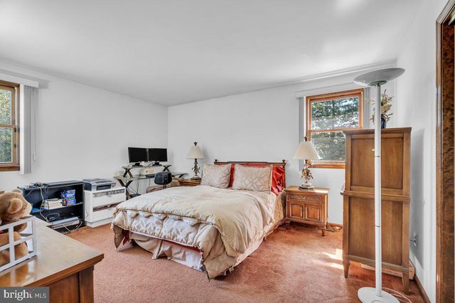 52 MEER DR, Feasterville Trevose, PA 19053