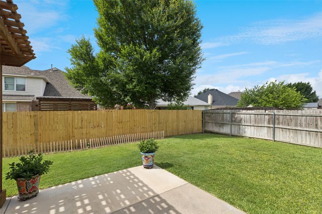 300 Millington Trail, Mansfield, TX 76063