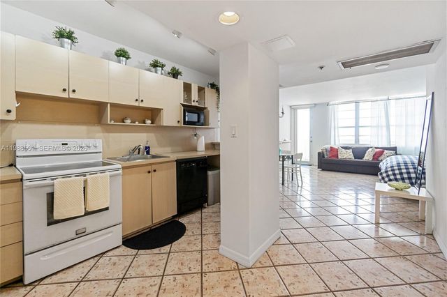 100 Lincoln Rd 818, Miami Beach, FL 33139