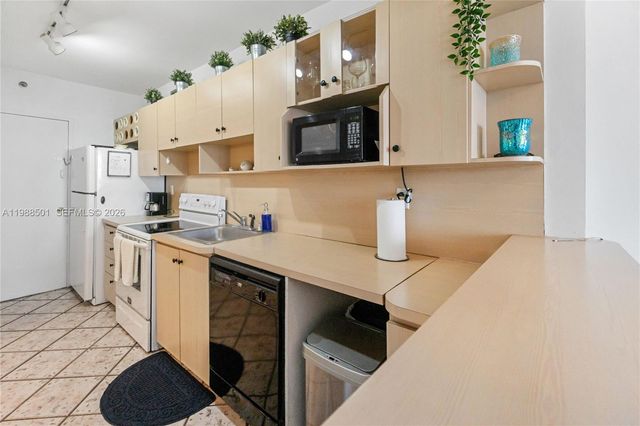 100 Lincoln Rd 818, Miami Beach, FL 33139