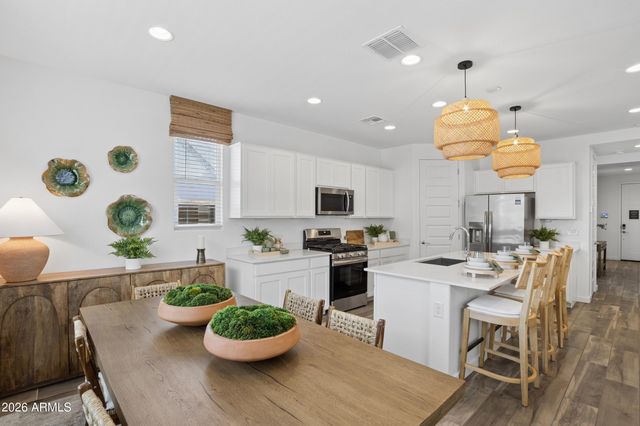 8346 E PETRA Avenue, Mesa, AZ 85212