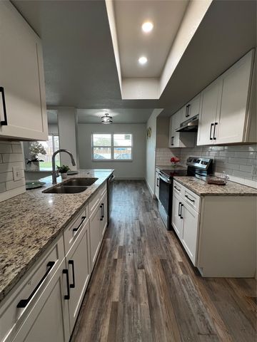 2505 Clearwood Drive, Arlington, TX 76014