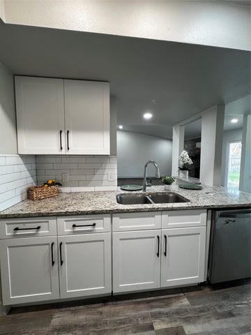 2505 Clearwood Drive, Arlington, TX 76014