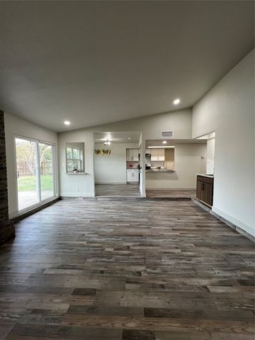 2505 Clearwood Drive, Arlington, TX 76014