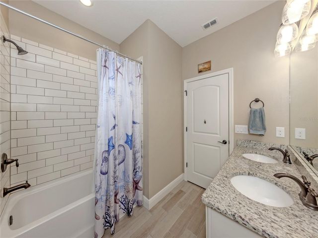 2030 MESIC HAMMOCK WAY, Venice, FL 34292