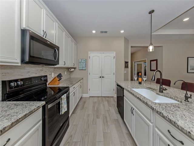 2030 MESIC HAMMOCK WAY, Venice, FL 34292