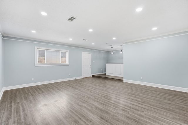 1015 Towering Oaks Drive, Jacksonville, AR 72076