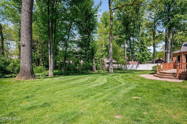 4538 Woodbriar Dr, Toledo, OH 43623