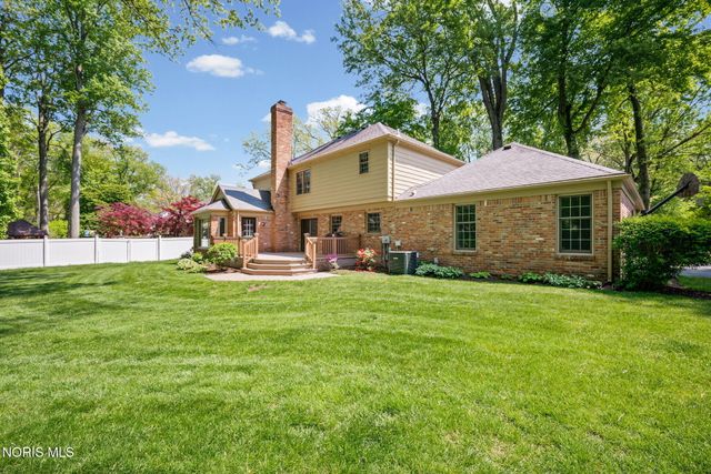 4538 Woodbriar Dr, Toledo, OH 43623