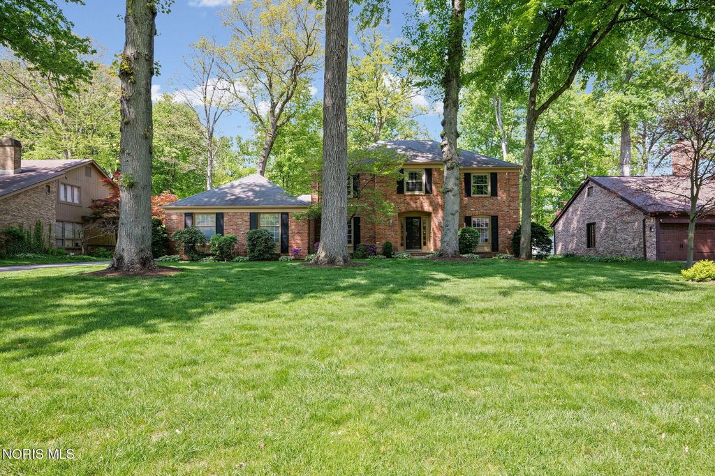 4538 Woodbriar Dr, Toledo, OH 43623