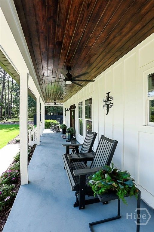 Image 5 of property listing at 5302 McCall Road, Rincon, GA 31326