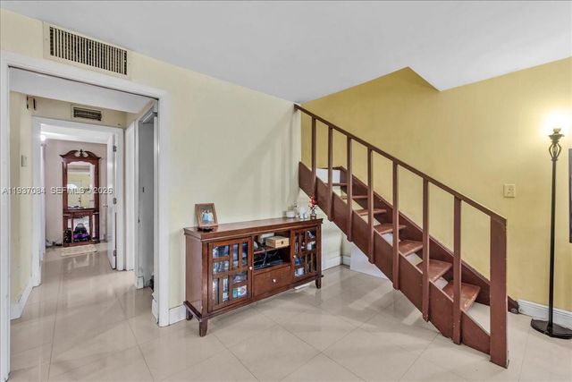 5287 NW 193rd Ln, Miami Gardens, FL 33055