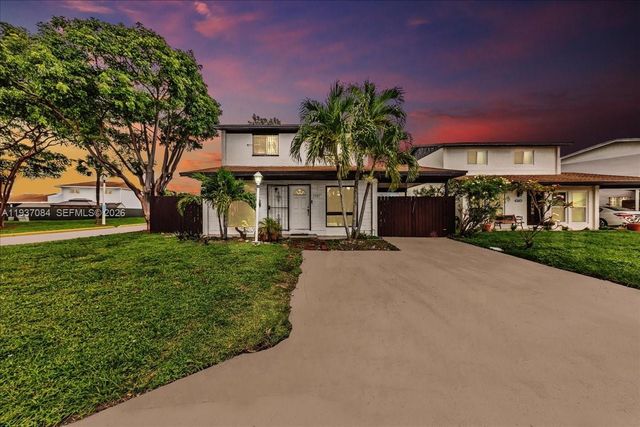 5287 NW 193rd Ln, Miami Gardens, FL 33055