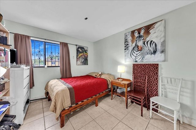 5287 NW 193rd Ln, Miami Gardens, FL 33055