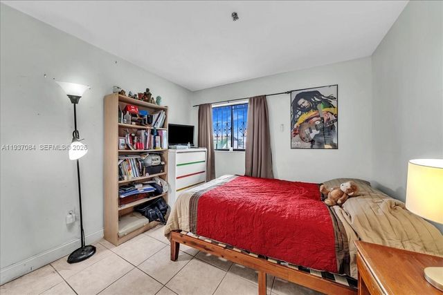 5287 NW 193rd Ln, Miami Gardens, FL 33055