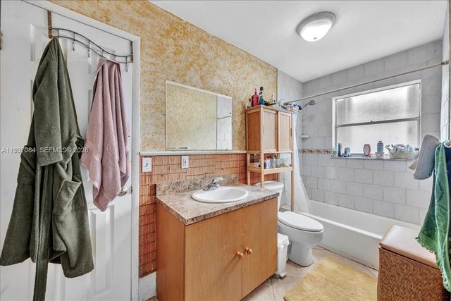 5287 NW 193rd Ln, Miami Gardens, FL 33055