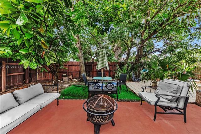 5287 NW 193rd Ln, Miami Gardens, FL 33055