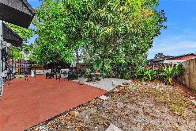 5287 NW 193rd Ln, Miami Gardens, FL 33055