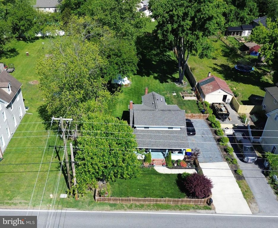 Image 14 of property listing at 501 LOVE POINT RD, Stevensville, MD 21666