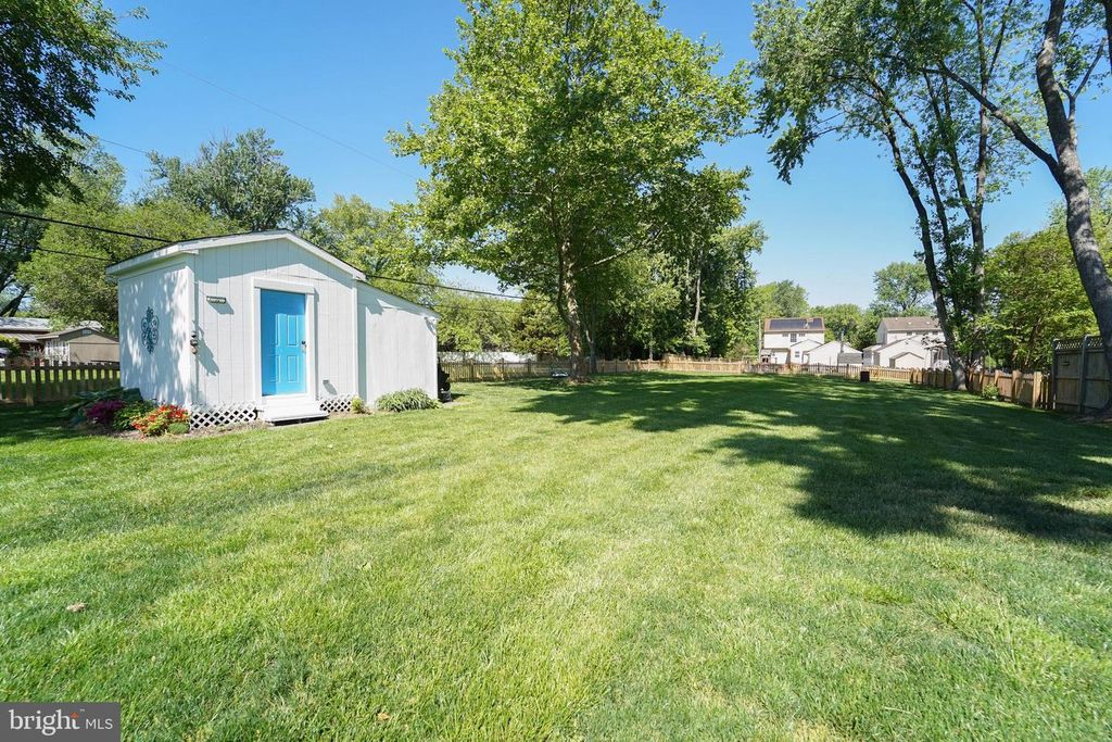 Image 19 of property listing at 501 LOVE POINT RD, Stevensville, MD 21666