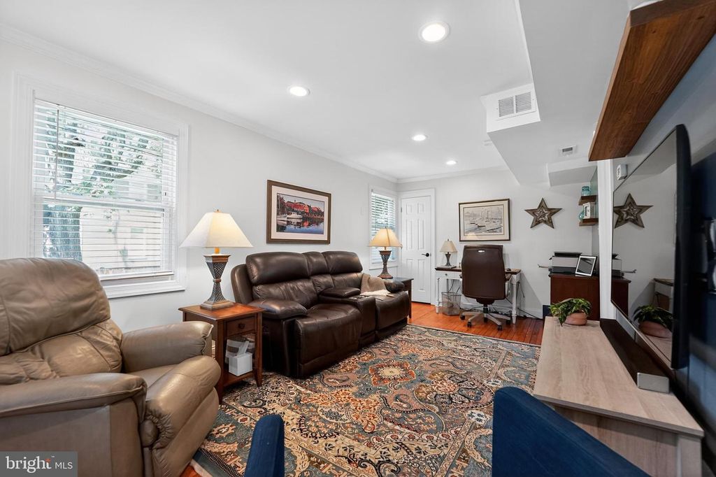 Image 22 of property listing at 501 LOVE POINT RD, Stevensville, MD 21666