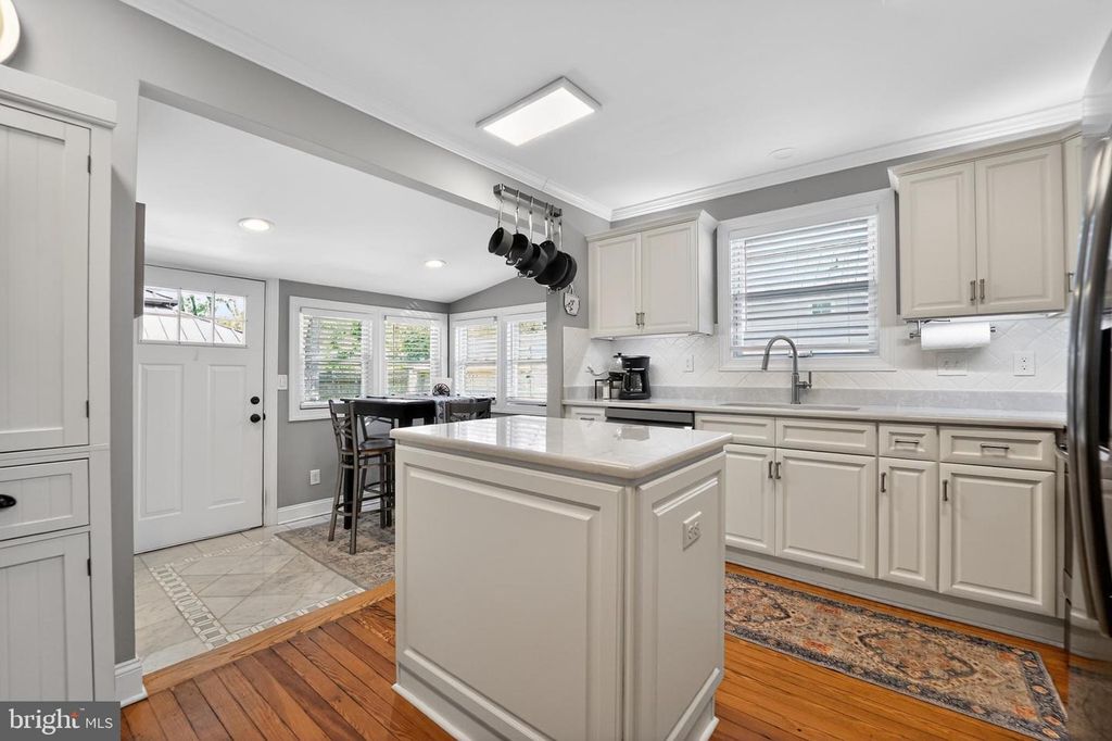 Image 27 of property listing at 501 LOVE POINT RD, Stevensville, MD 21666