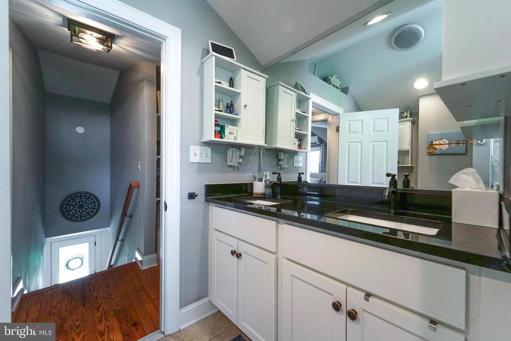 Image 35 of property listing at 501 LOVE POINT RD, Stevensville, MD 21666