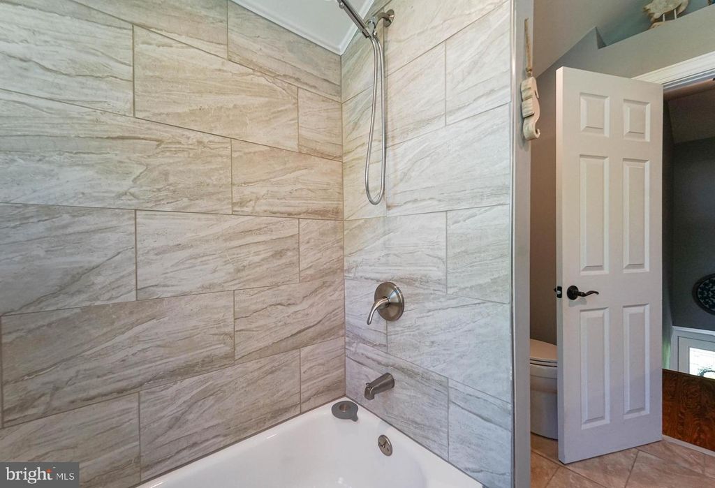 Image 38 of property listing at 501 LOVE POINT RD, Stevensville, MD 21666