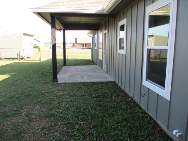 207 Mill Street, Emory, TX 75440