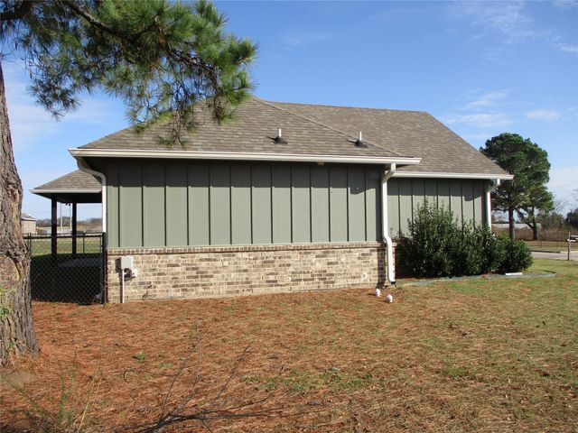 207 Mill Street, Emory, TX 75440