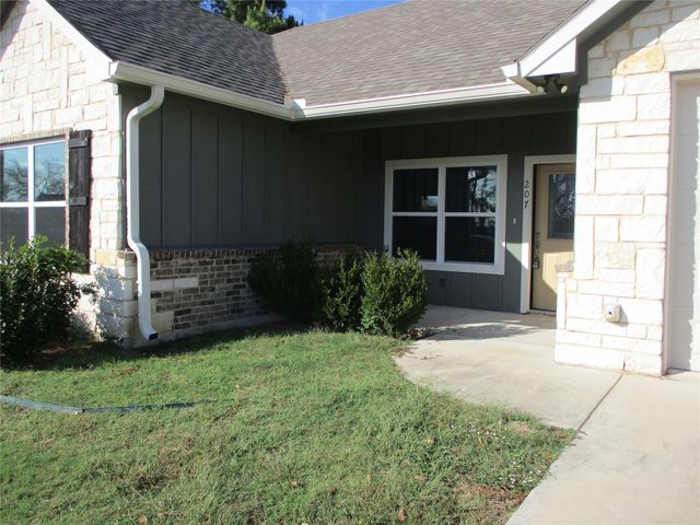 207 Mill Street, Emory, TX 75440