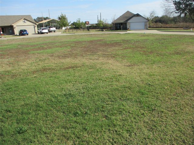 207 Mill Street, Emory, TX 75440