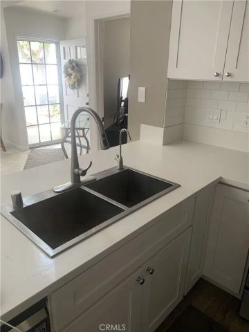 41 Fallingstar 28, Irvine, CA 92614