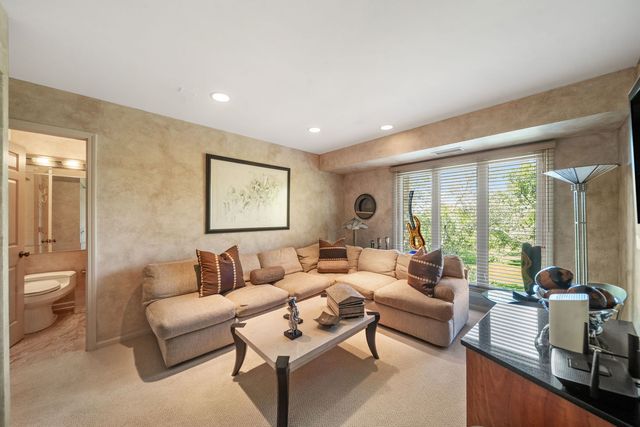 3810 Mission Hills Road 401, Northbrook, IL 60062