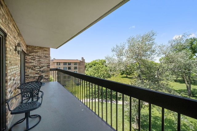 3810 Mission Hills Road 401, Northbrook, IL 60062