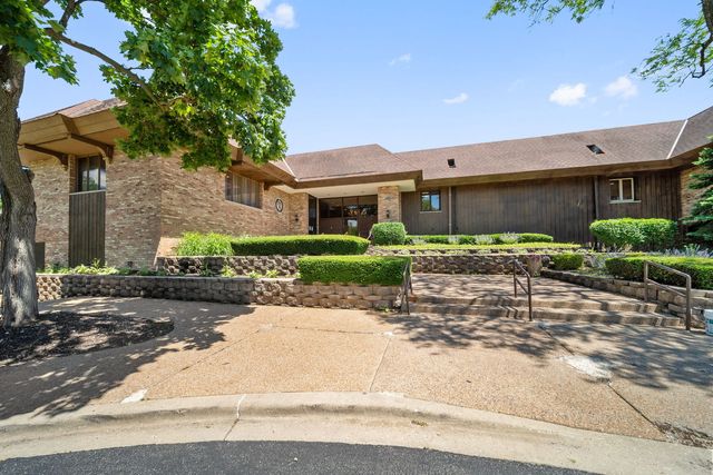 3810 Mission Hills Road 401, Northbrook, IL 60062