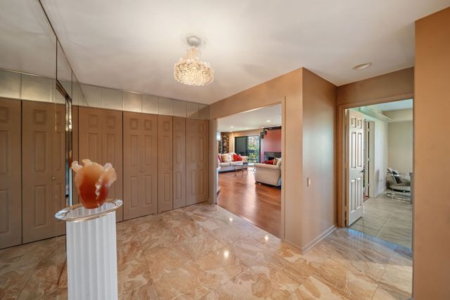 3810 Mission Hills Road 401, Northbrook, IL 60062