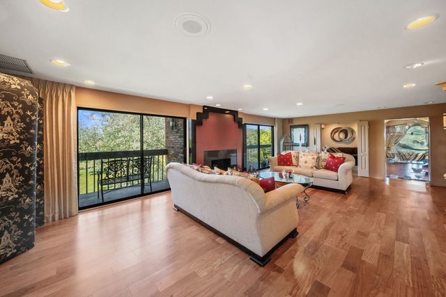 3810 Mission Hills Road 401, Northbrook, IL 60062