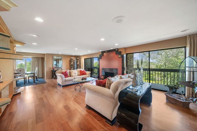 3810 Mission Hills Road 401, Northbrook, IL 60062