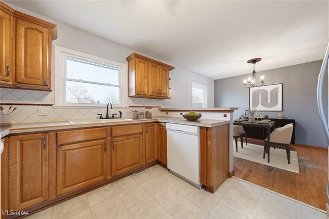 4083 Regal Avenue, Brunswick, OH 44212